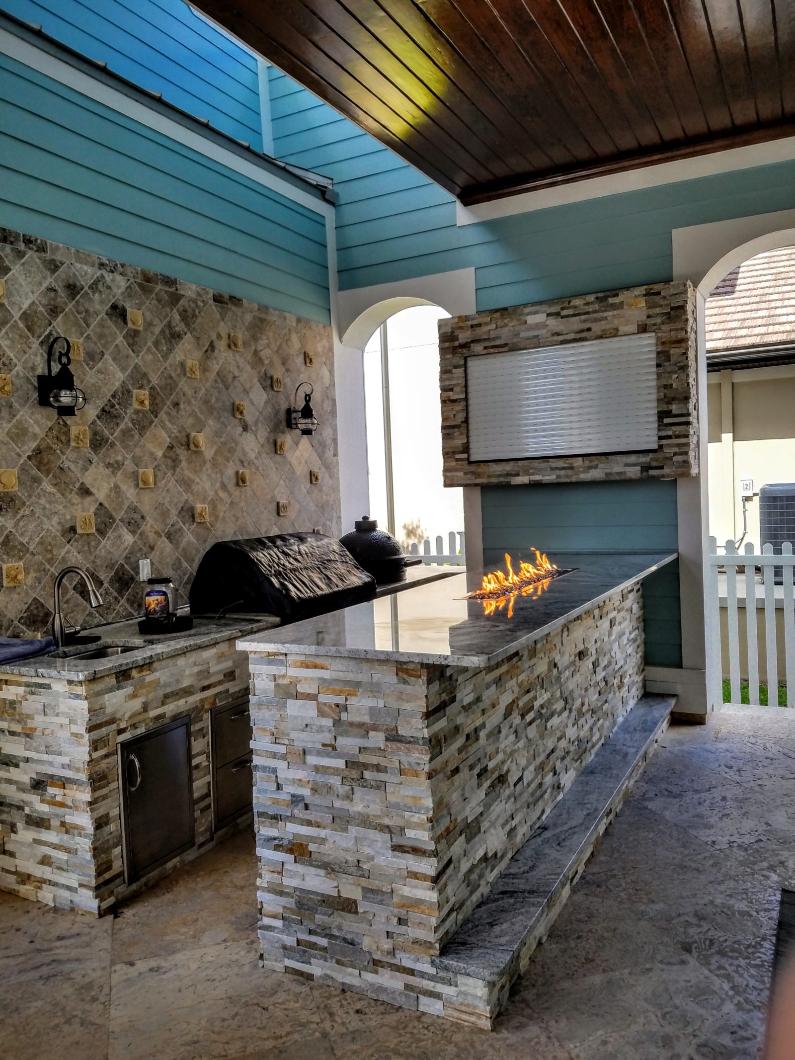 outdoor-kitchen-florida-custom-fire-e1477321723615