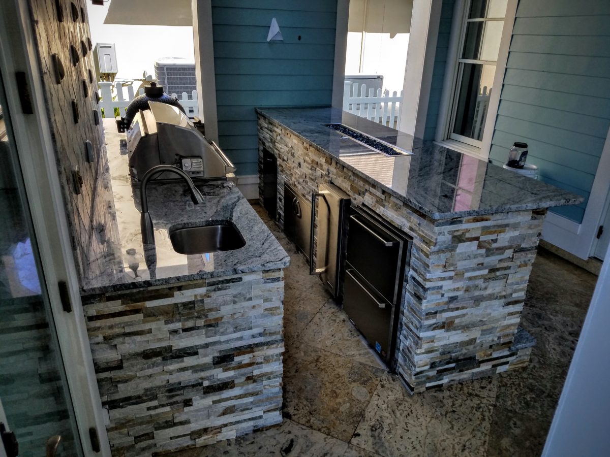fire-feature-and-stone-grill-florida-2-e1476363965661