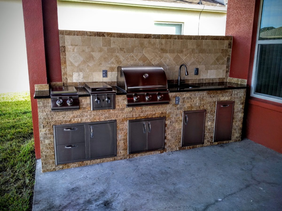 outdoor-kitchens-granite-stone-fire-pits-e1479164944824